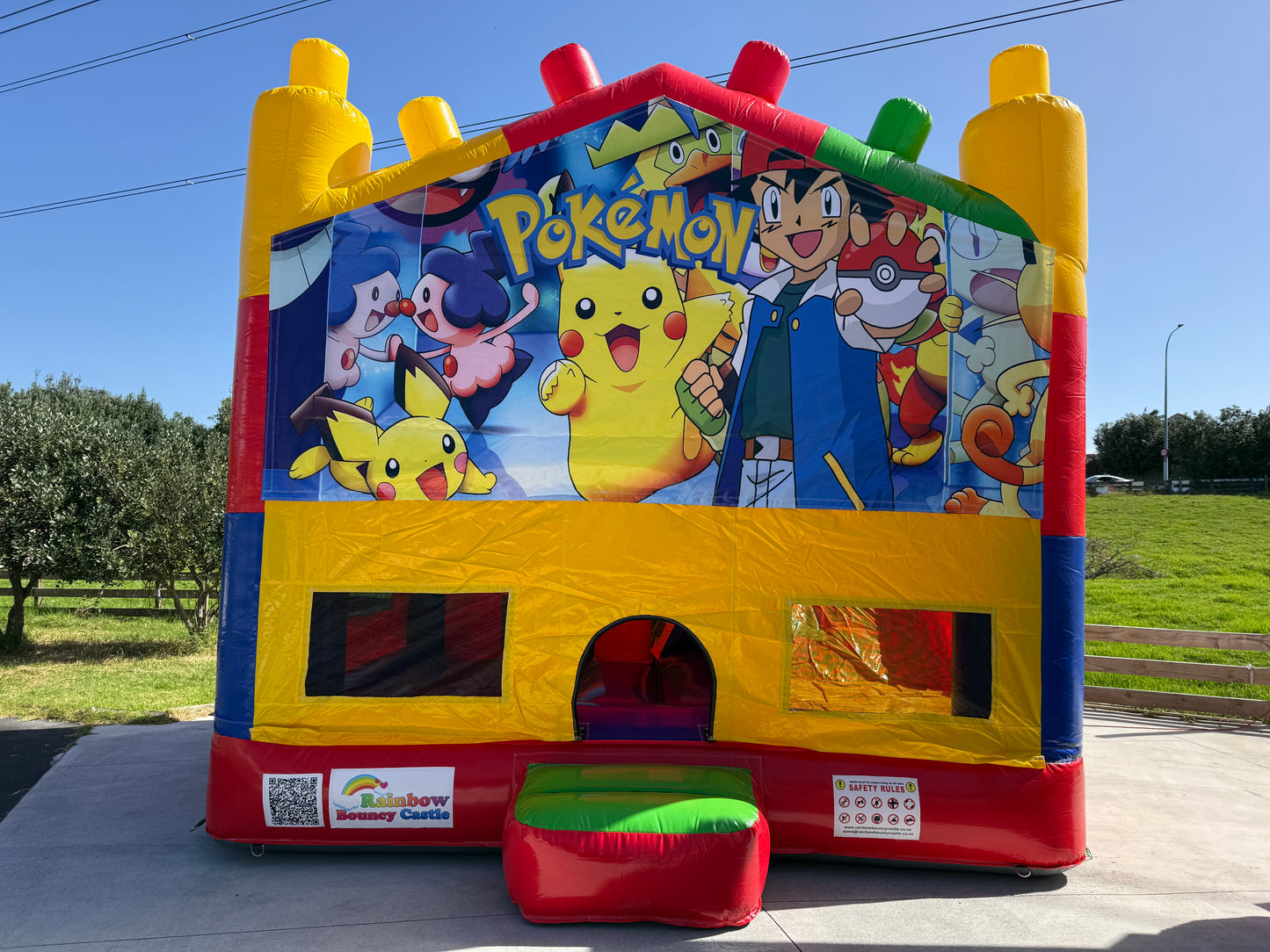 All-in-One Lego Bouncy Castle with Themed Banner
